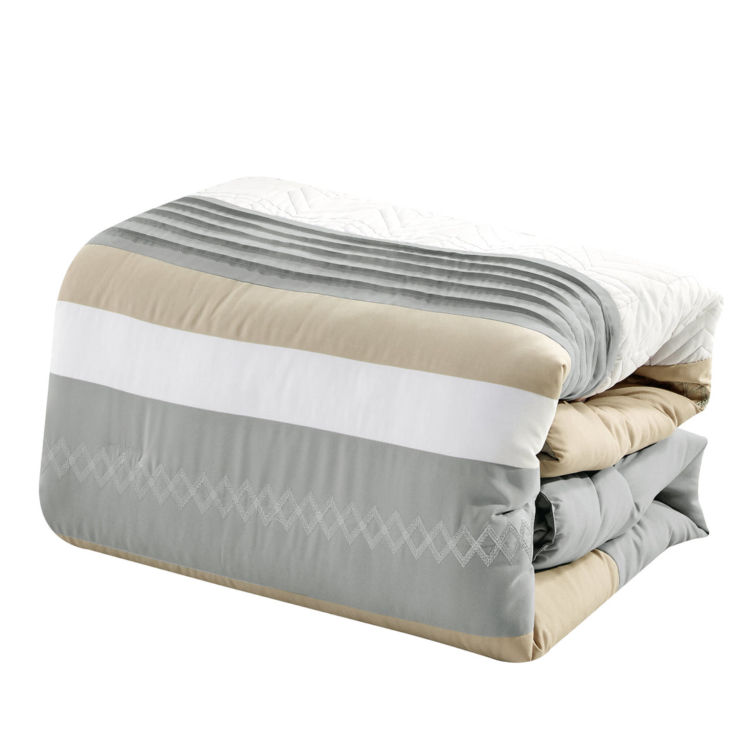 7 Piece Quilted Patchwork Bed in a Bag Queen King Comforter Set