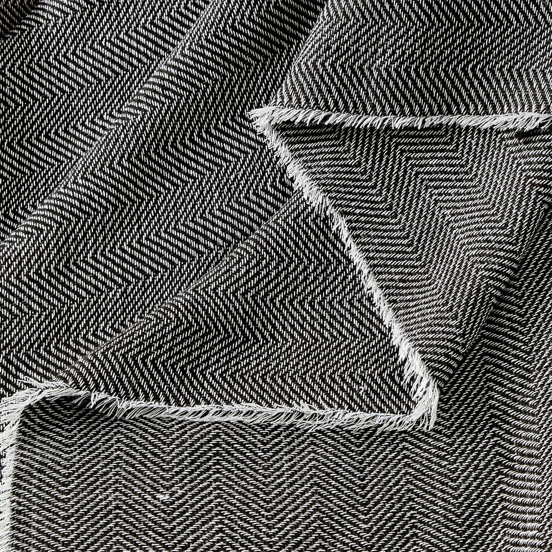 1 Piece Knitted Throw Blanket with Decorative Tassels for Couch Sofa Chair, Rustic Yarn-Dye Woven Blanket with Geometric Pattern