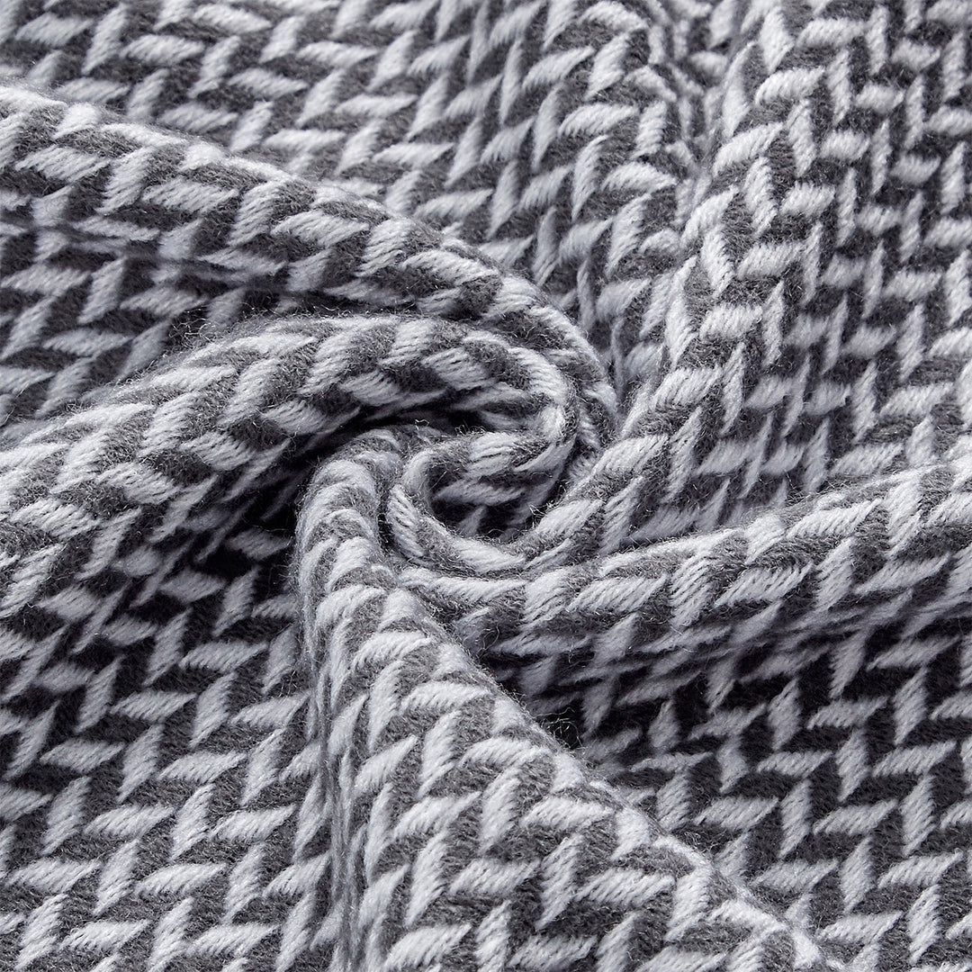1 Piece Knitted Throw Blanket with Decorative Tassels for Couch Sofa Chair, Rustic Yarn-Dye Woven Blanket with Geometric Pattern