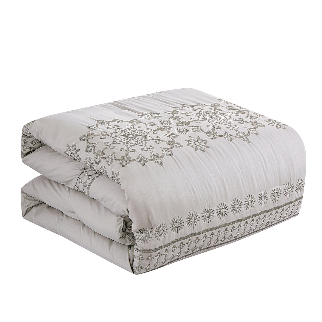 Luxury 7 Piece Beige Color Embroidered Bed in Bag Comforter Set Q/K Size-22206