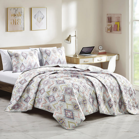 Reversible 3-Piece Geometric Aztec Quilted Bedspread Set with Pillow Shams