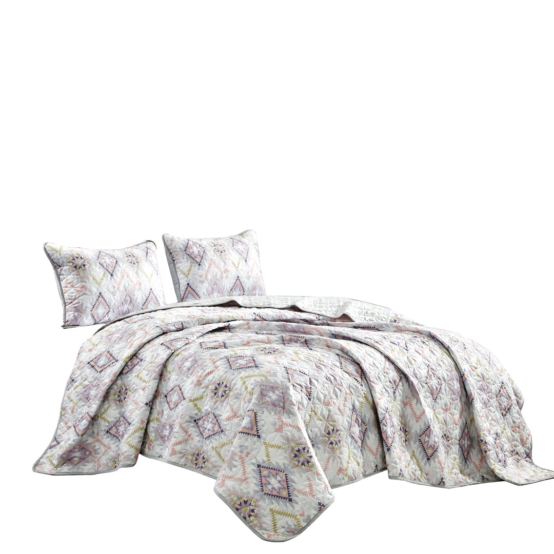 Reversible 3-Piece Geometric Aztec Quilted Bedspread Set with Pillow Shams