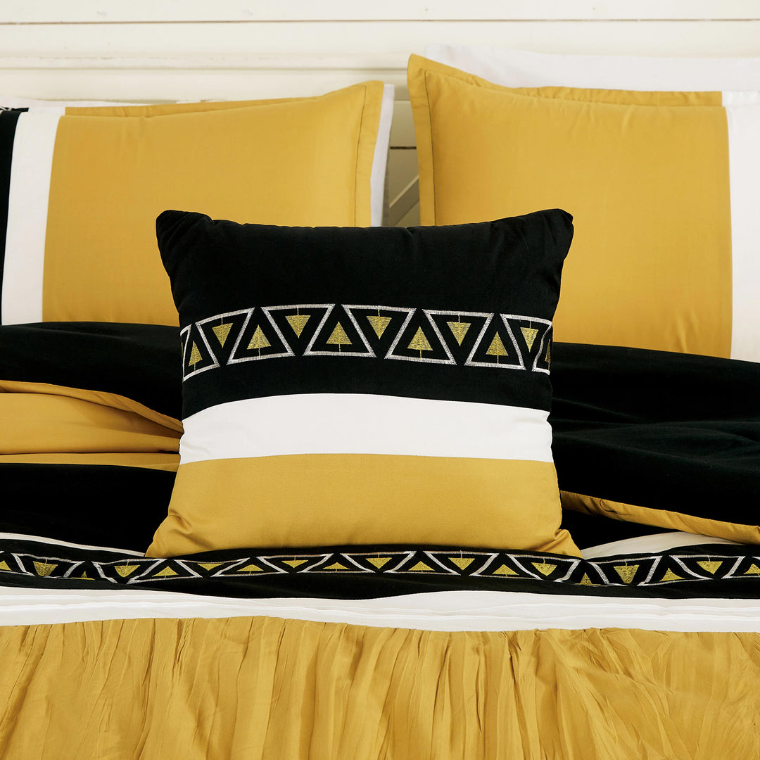 HIG Luxurious 7-Piece Embroidered Bedding Set Ideal for Home Decor, Yellow Bed in a Bag