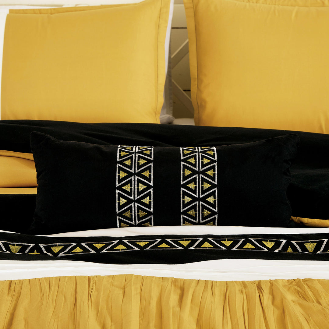 HIG Luxurious 7-Piece Embroidered Bedding Set Ideal for Home Decor, Yellow Bed in a Bag