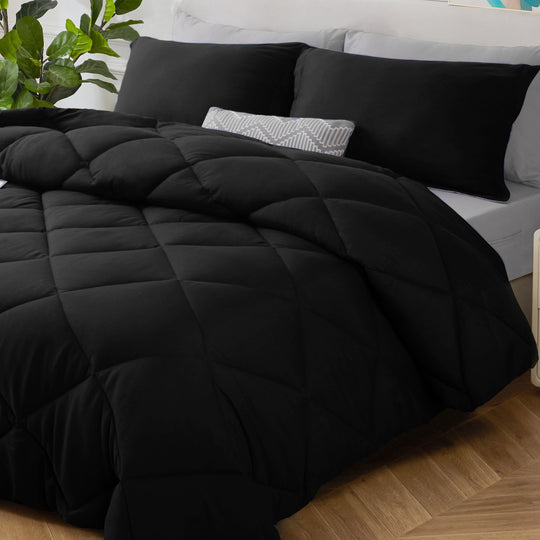 HIG 7 Piece Reversible Comforter Set - Black Quilted Down Alternative Bedding All Season Super Soft Microfiber Bed in a Bag Includes Sheets Pillowcases Shams