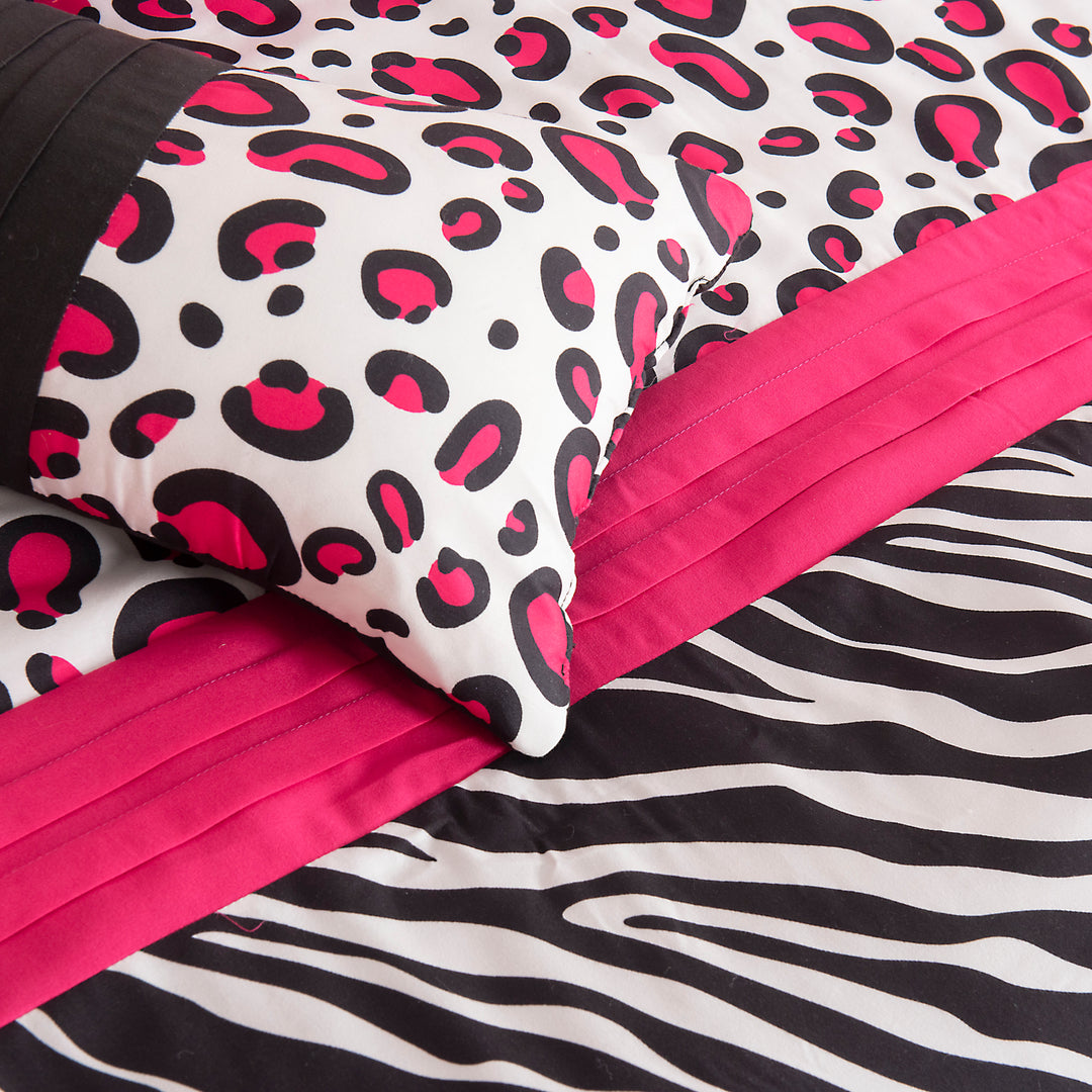 7-Piece Safari Animal Print Comforter Set in Pink, Black & White – Zebra & Leopard Bedding for Queen/King