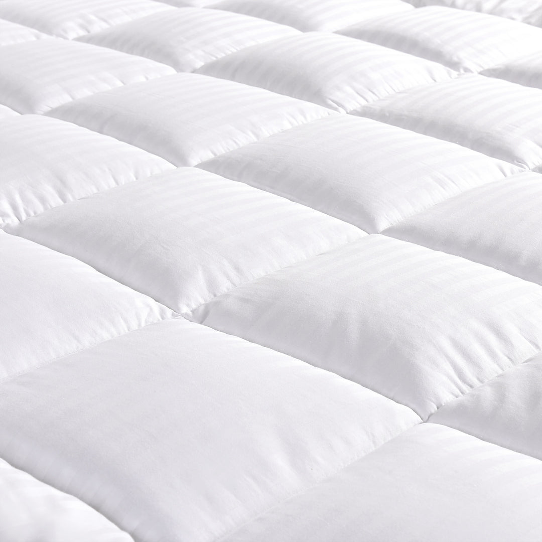 HIG Breathable Cotton Mattress Pad King Size, Fluffy Fitted Mattress Cover Protector with 8-21" Deep Pocket, Thick Quilted Pillow Top Mattress Topper for Back Pain, White