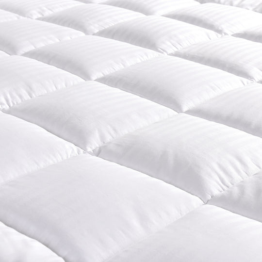 HIG Breathable Cotton Mattress Pad King Size, Fluffy Fitted Mattress Cover Protector with 8-21" Deep Pocket, Thick Quilted Pillow Top Mattress Topper for Back Pain, White